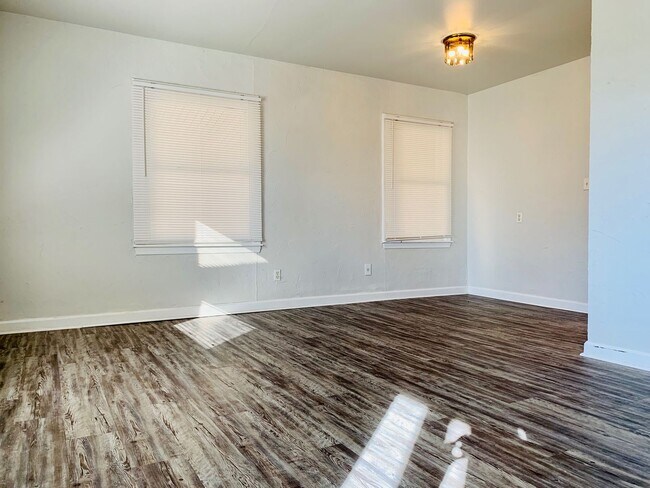 Building Photo - Cute 2BD 1BA Bungalow in Warr Acres!!