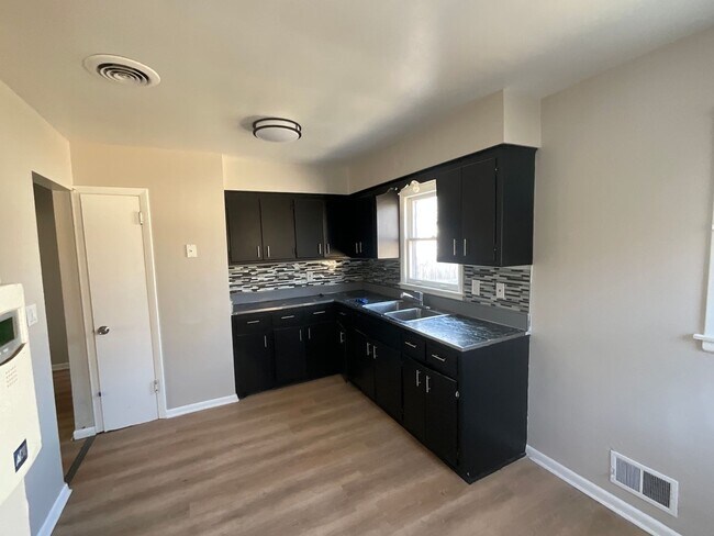 Foto del edificio - Beautifully Updated 4-Bedroom in Hampton Heights!