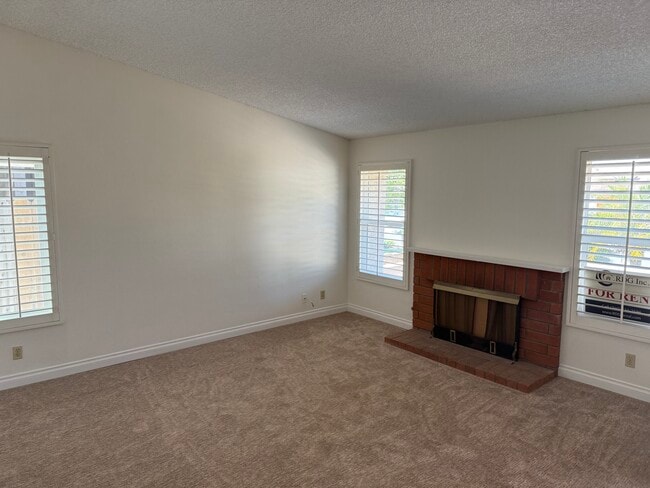 Building Photo - 13385 Via Stephen