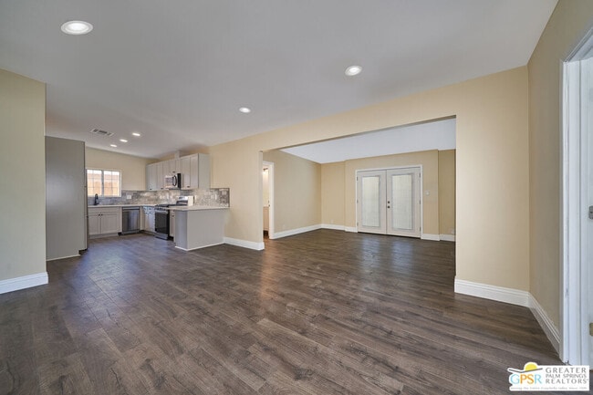 Building Photo - 51311 Avenida Velasco