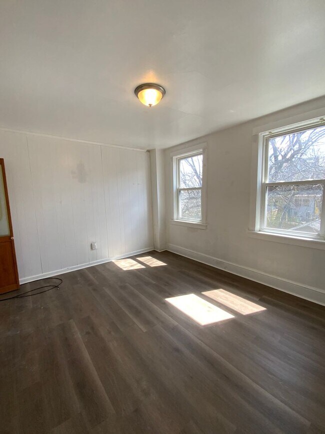 Foto del edificio - 674 St Joseph St