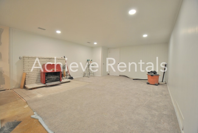Building Photo - 1309 E 900 N