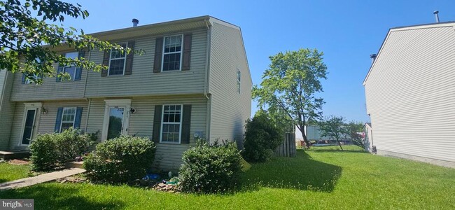 Building Photo - 215 Georgetowne Ct