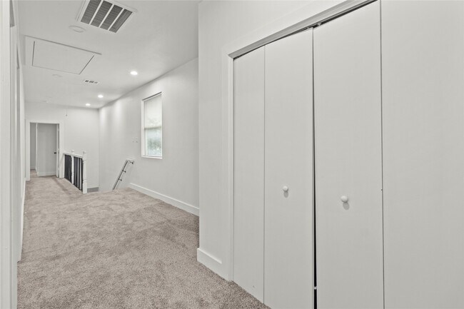 Foto del edificio - 8127 Hoffman St