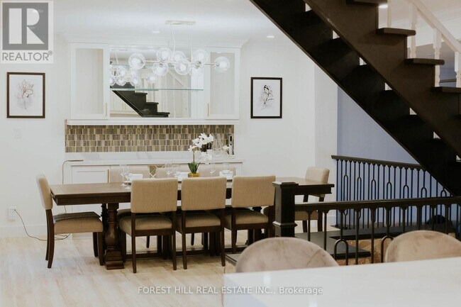 Photo du bâtiment - 102 Harbord Rd