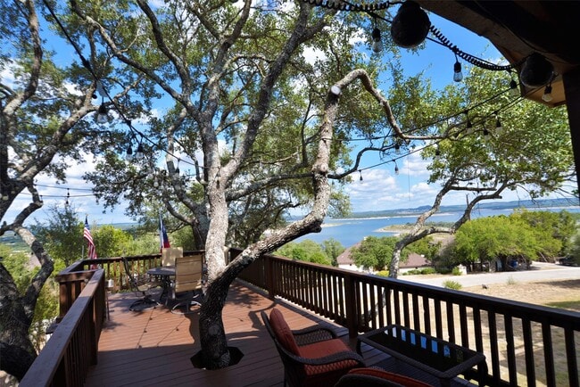 Foto del edificio - 785 Lake Forest