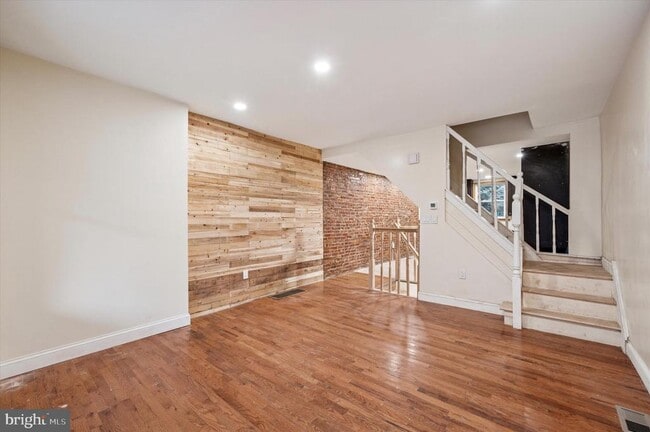 Building Photo - 1331 S Stanley St