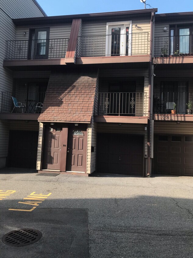 233 Midland Ave, Garfield, NJ 07026 Townhome Rentals in Garfield NJ