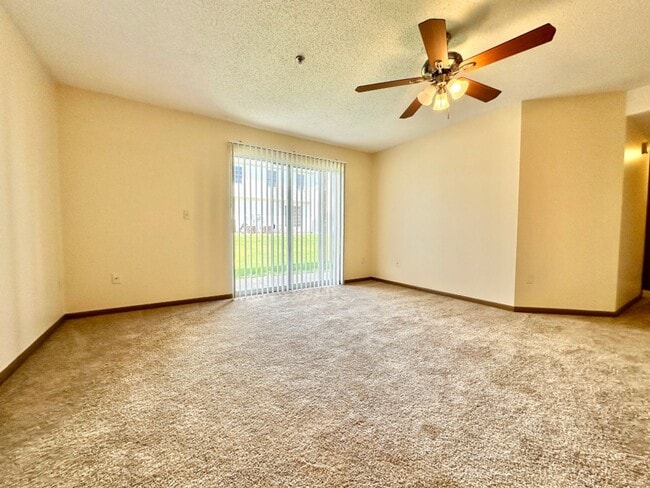 Interior Photo - Briarwood II