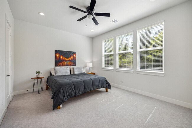 Foto del edificio - 5723 White Magnolia St.