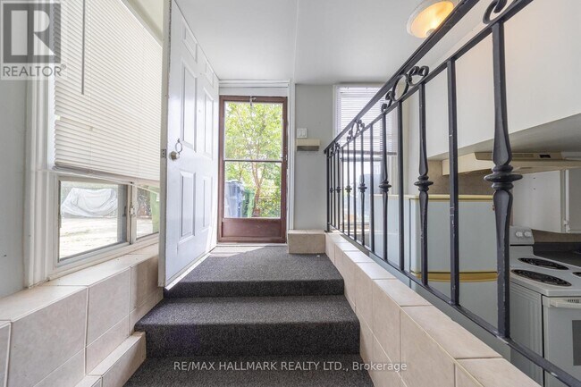 Photo du bâtiment - 1366 Davenport Rd