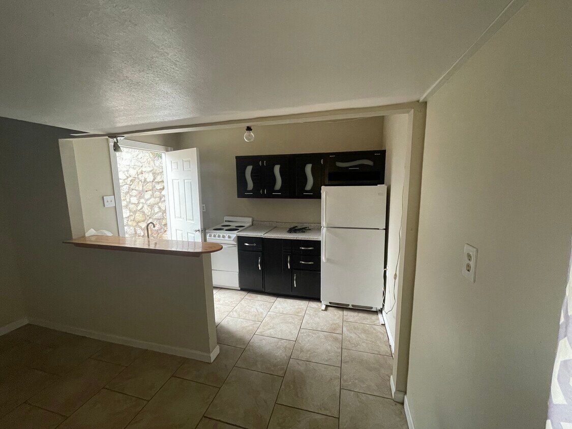 Primary Photo - 7133 Majorca Ct