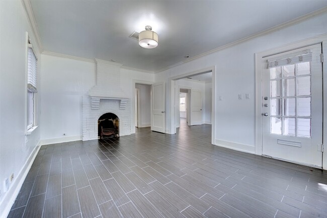 Building Photo - 2027 Huldy St