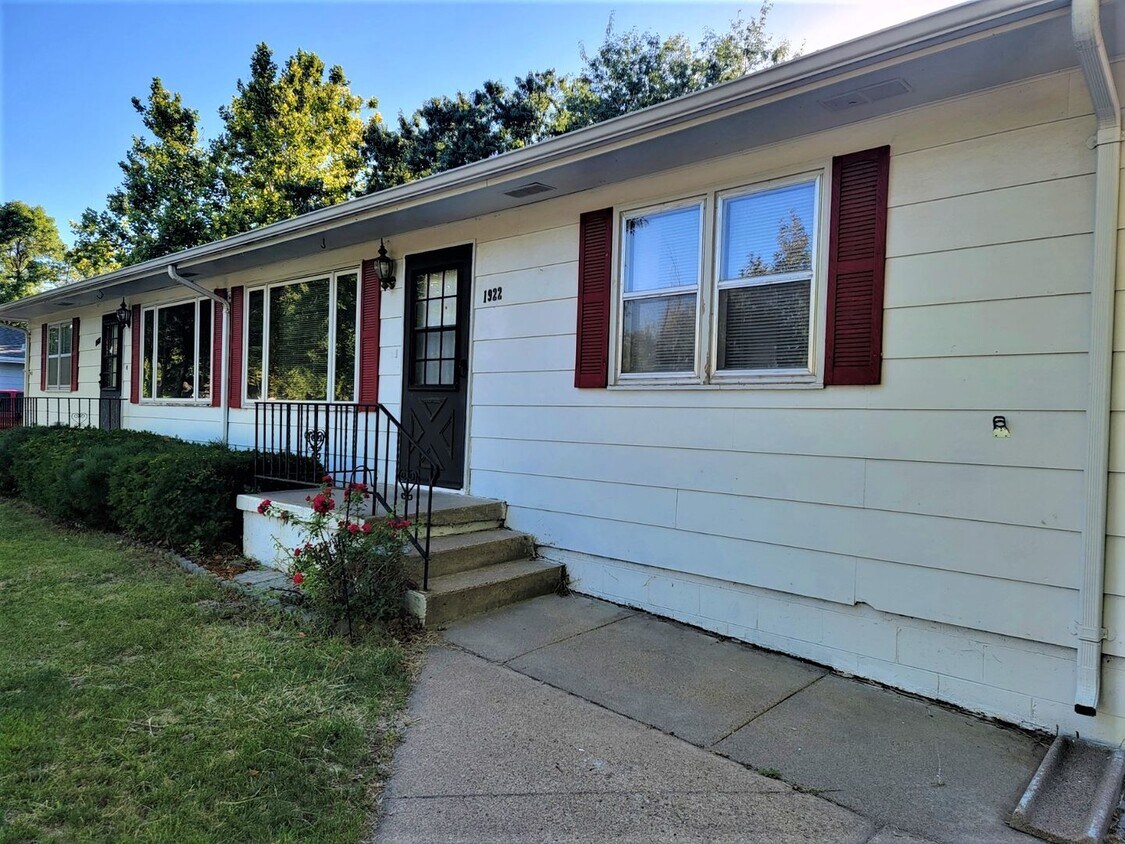 1922 N Sheridan Ave, Grand Island, NE 68803 House Rental in Grand