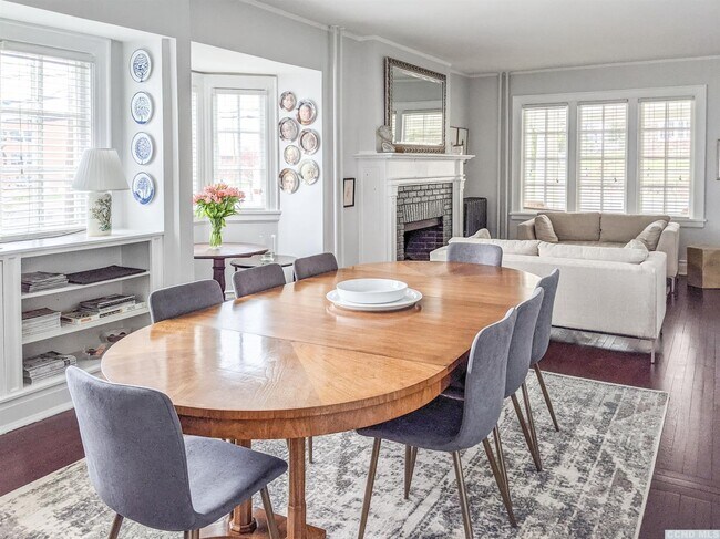 Foto del edificio - 1 Rossman Ave