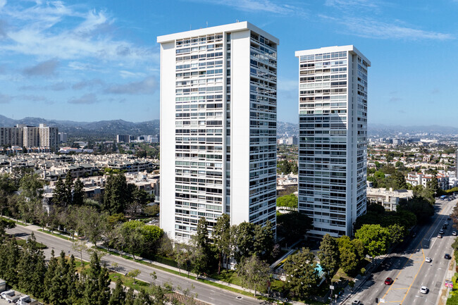 Exterior del edificio - Century Towers