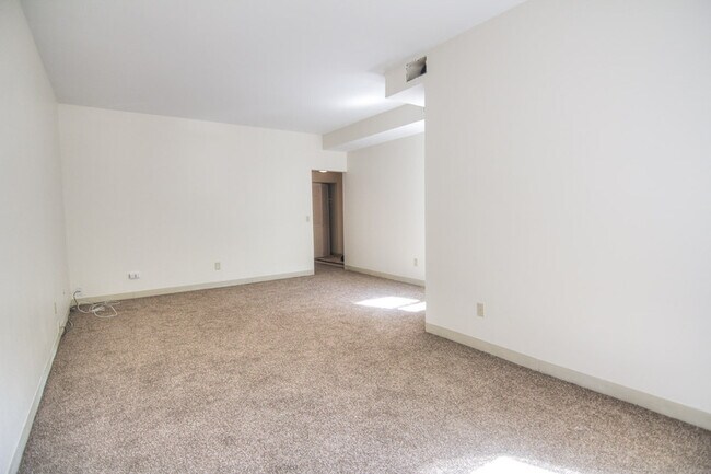 Foto del edificio - 5529 Pershing Ave