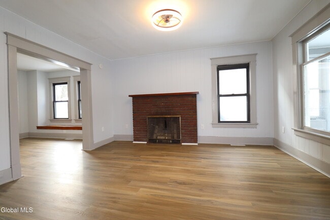 Foto del edificio - 442 Plymouth Ave