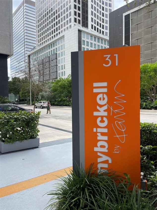 Foto principal - 31 SE 6th St