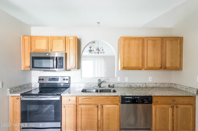 Building Photo - 3214 Garden Acres Ct E