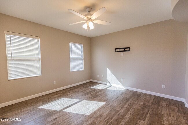 Building Photo - 7262 W Kaler Ave