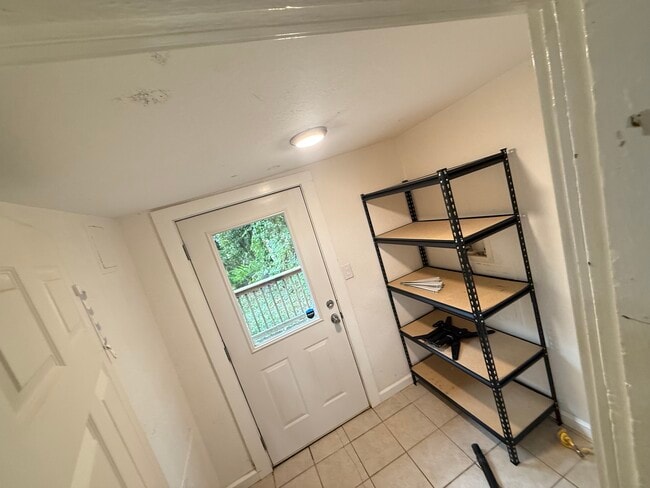 Building Photo - 1326 E Harper Ave