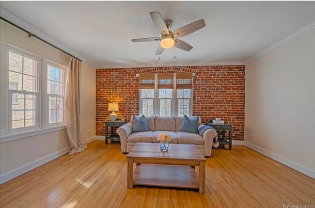 Photo - 955 N Washington St Apartment