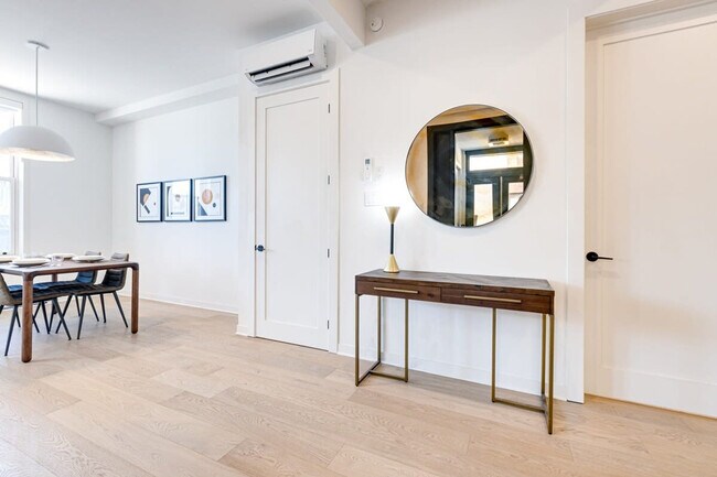 Photo du bâtiment - 4500 Rue Hutchison