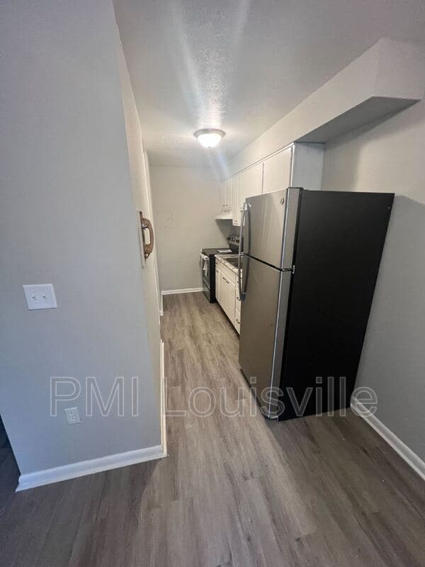 Building Photo - 4501 S 6th St