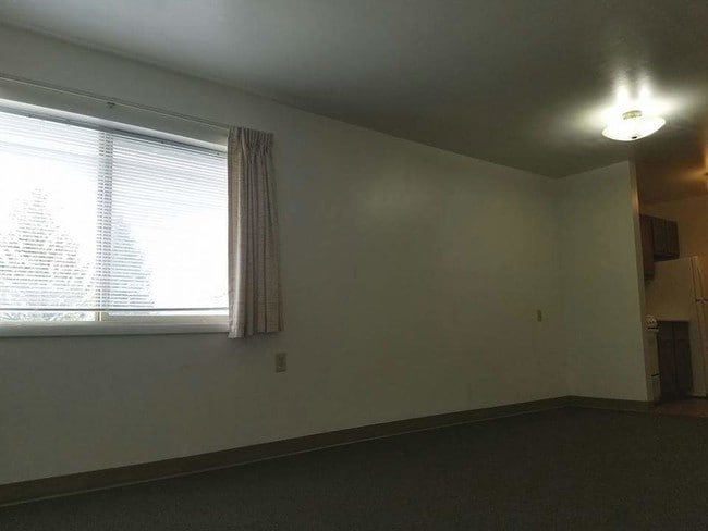 Building Photo - Emerald Housing