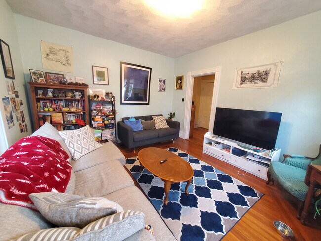 Building Photo - 72 Marshall St