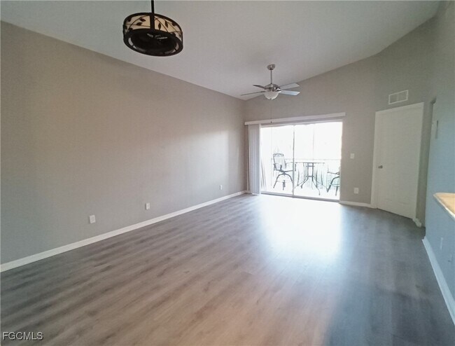 Foto del edificio - 4281 Bellasol Cir