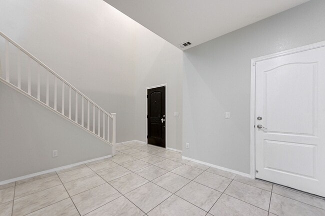 Foto del edificio - House For Rent! 4 beds, 3 baths Community ...