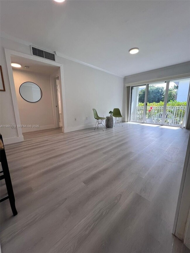 Building Photo - 290 Sunrise Dr