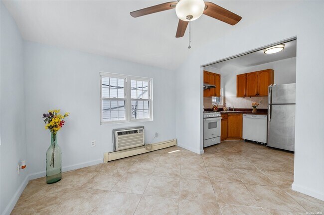 Foto del edificio - 230-09 64th Ave