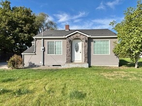Building Photo - 5203 N Evergreen Rd