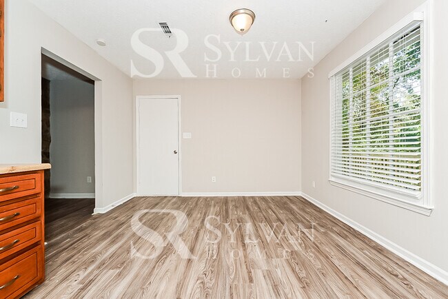 Foto del edificio - Welcome to your new Ellenwood haven!