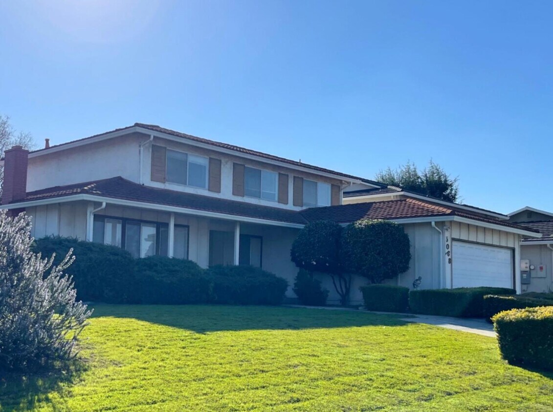 Foto principal - 5068 Glentree Dr
