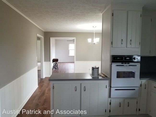 Building Photo - 2 br, 1.5 bath House - 3239 Univeter Road