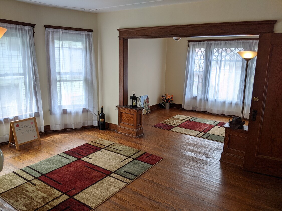 Spacious Living Room and Family Room - 134 Harvard Pl