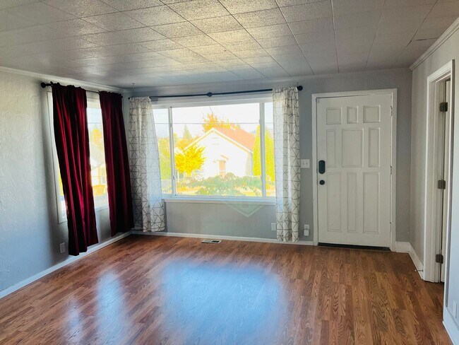 Foto del edificio - Charming West Bremerton Home