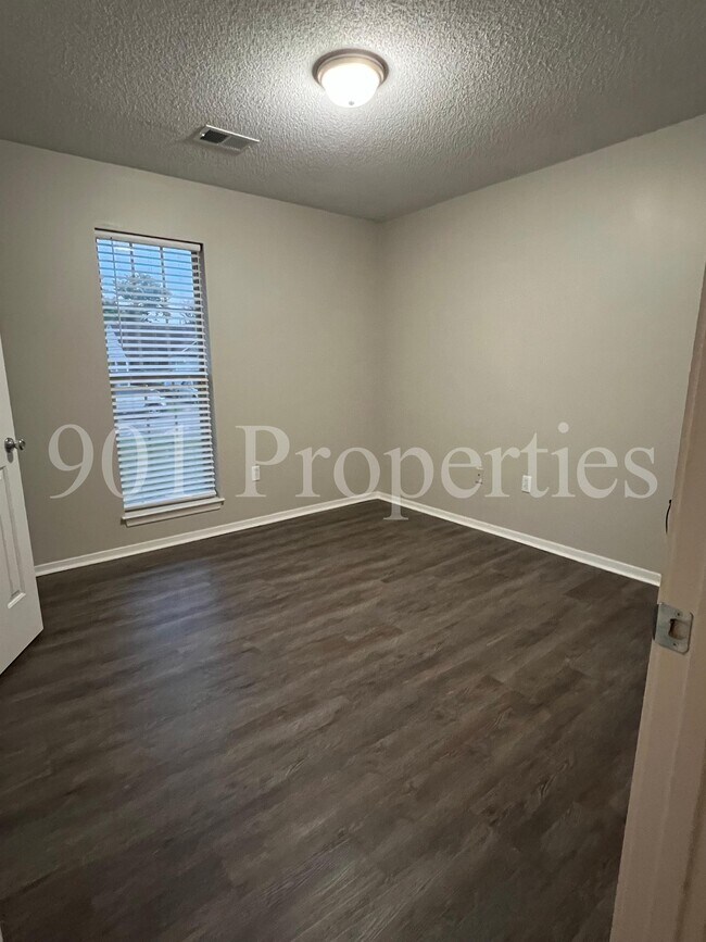 Building Photo - 10350 Stephenson Ln