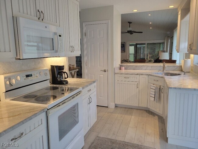 Foto del edificio - 14873 Crescent Cove Dr