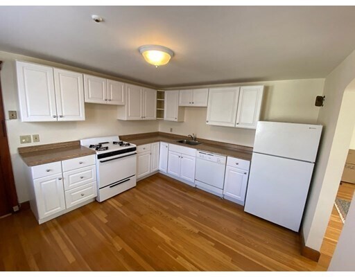 Building Photo - 10 Hartwell St