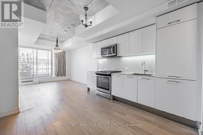 Building Photo - 665 Kingston Rd