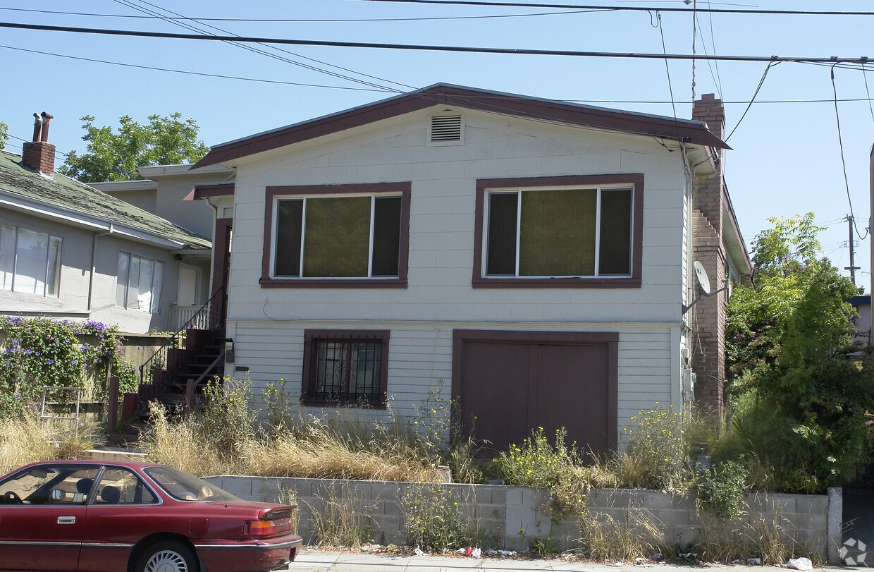 Primary Photo - 4464-4466 Macarthur Blvd