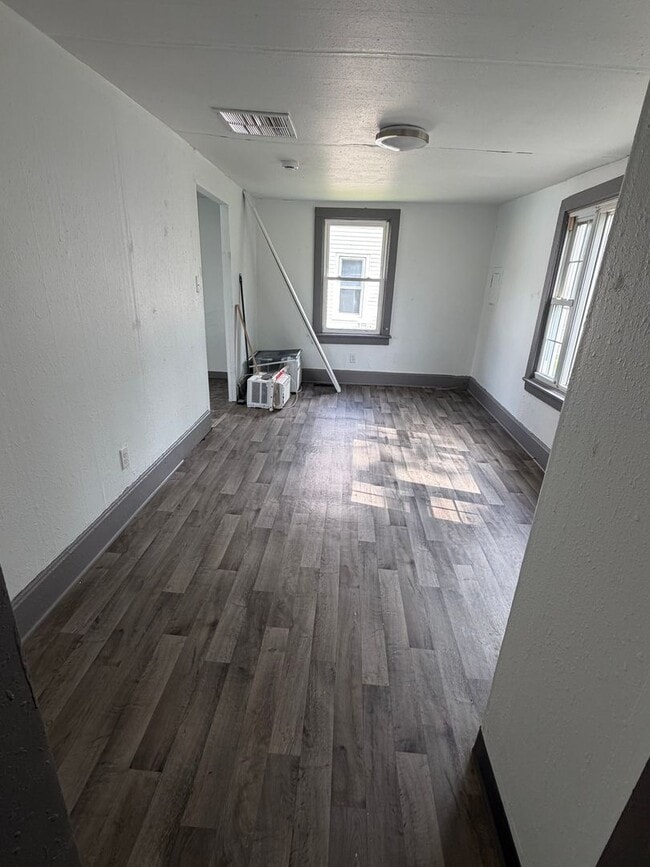 Building Photo - 917 S Gilbert Ct