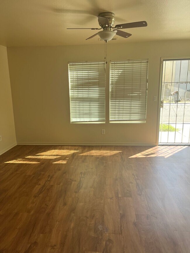 Foto del edificio - 3 bedroom 2 bath Home in Merced