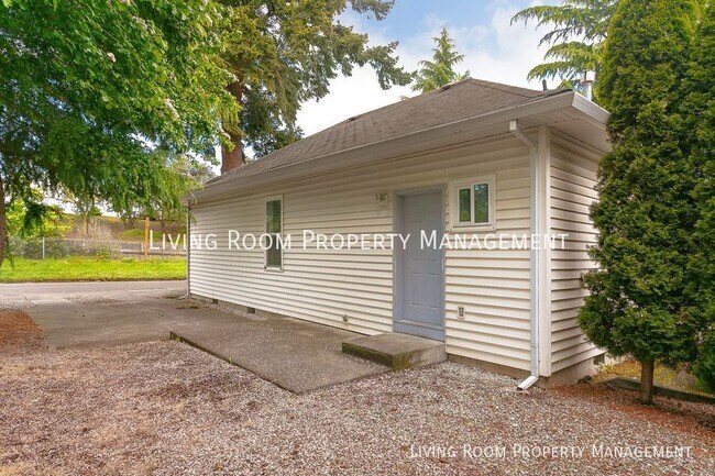 Building Photo - Two Story Bungalow with Bonus Loft Room