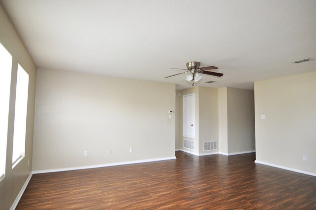 Foto del edificio - "Great 3-2-2 Home with Open Floor Plan and Spacious Backyard!"